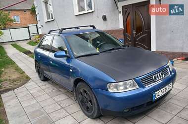 Хэтчбек Audi A3 2001 в 