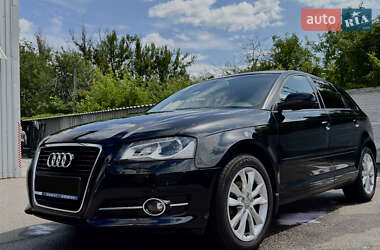 Хэтчбек Audi A3 2011 в 