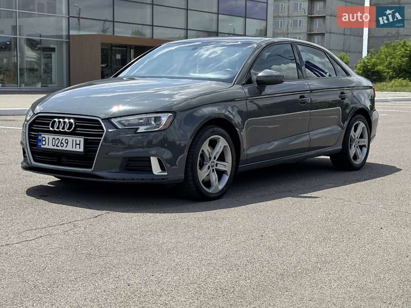 Седан Audi A3 2017 в Полтаве