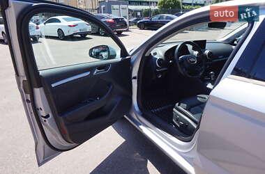 Седан Audi A3 2016 в 