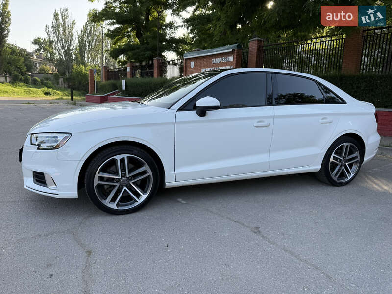 Седан Audi A3 2018 в Запорожье