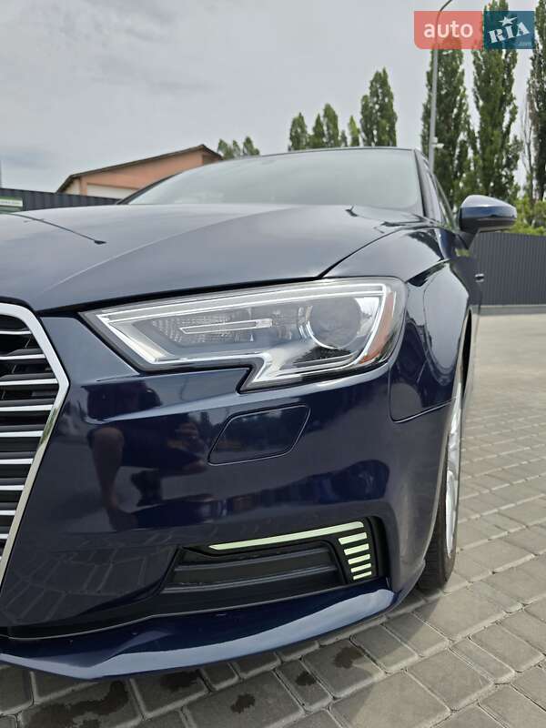 Хэтчбек Audi A3 2017 в Кропивницком