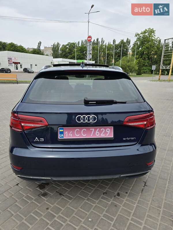 Хэтчбек Audi A3 2017 в Кропивницком