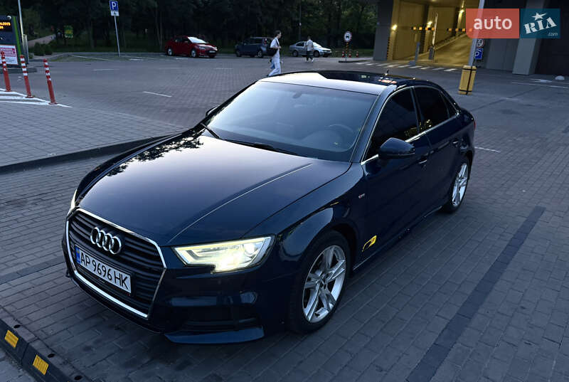 Седан Audi A3 2019 в Киеве