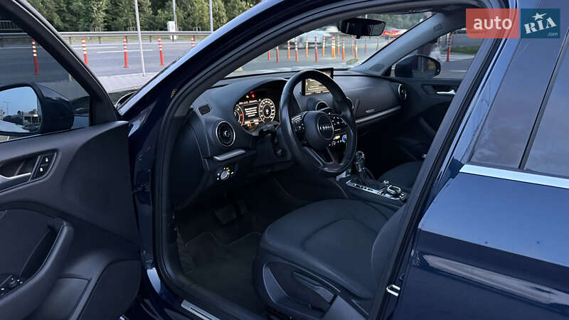 Седан Audi A3 2019 в Киеве