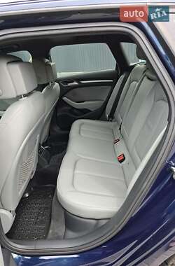 Хэтчбек Audi A3 2017 в 