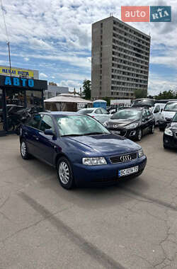 Хэтчбек Audi A3 1999 в 