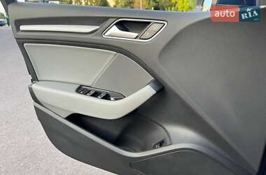 Седан Audi A3 2016 в 