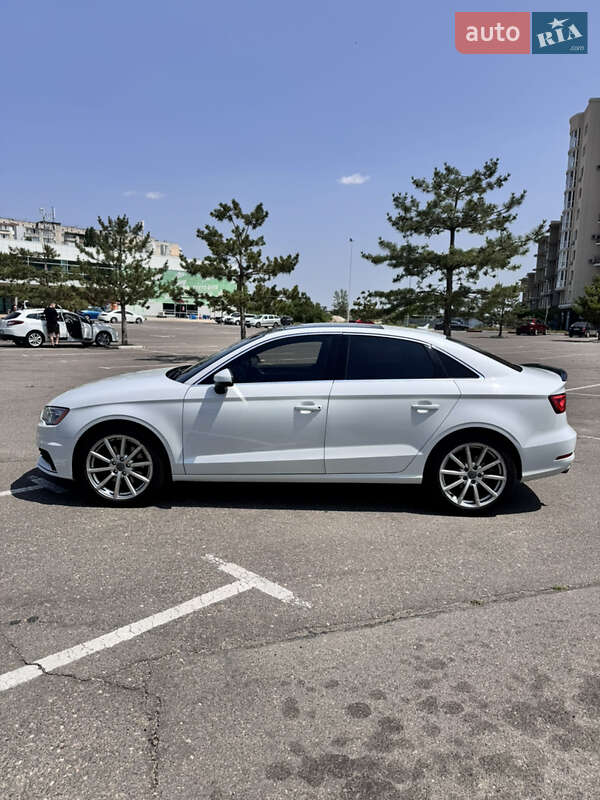 Седан Audi A3 2015 в Николаеве