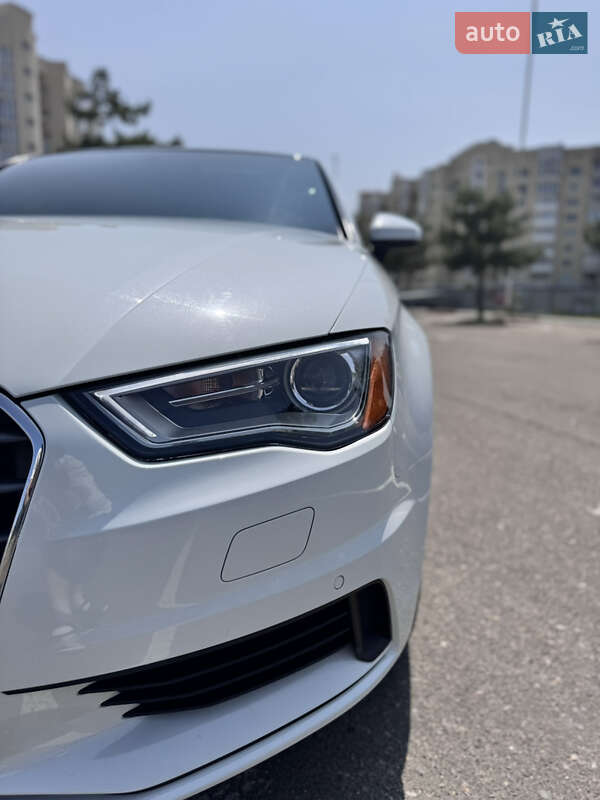 Седан Audi A3 2015 в Николаеве