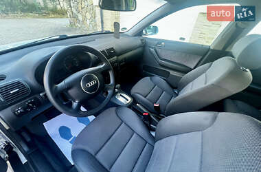 Хэтчбек Audi A3 2001 в 