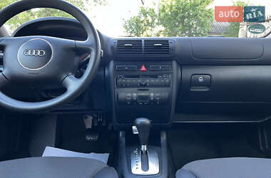 Хэтчбек Audi A3 2001 в 