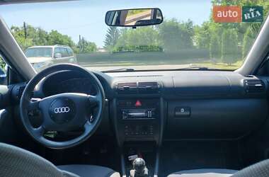 Хэтчбек Audi A3 1999 в 