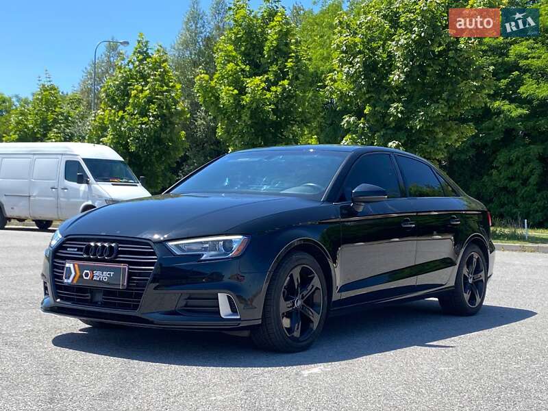 Седан Audi A3 2018 в Львове