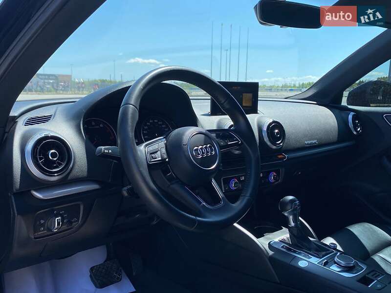 Седан Audi A3 2018 в Львове