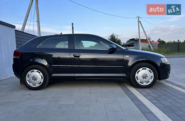 Хэтчбек Audi A3 2004 в 