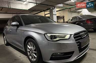 Хэтчбек Audi A3 2016 в 