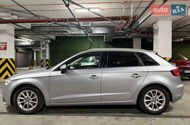 Хэтчбек Audi A3 2016 в 