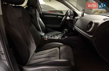 Хэтчбек Audi A3 2016 в 