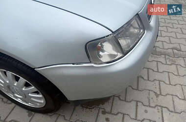 Хетчбек Audi A3 1999 в 