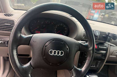 Хетчбек Audi A3 1999 в 