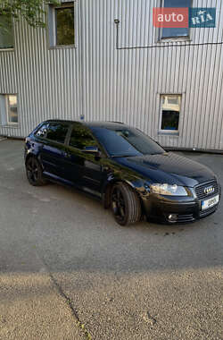 Хэтчбек Audi A3 2006 в 