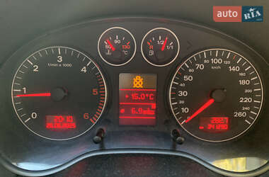 Хэтчбек Audi A3 2006 в 