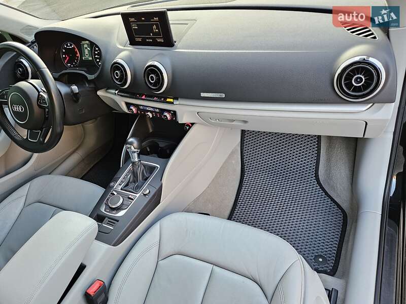 Седан Audi A3 2016 в Днепре
