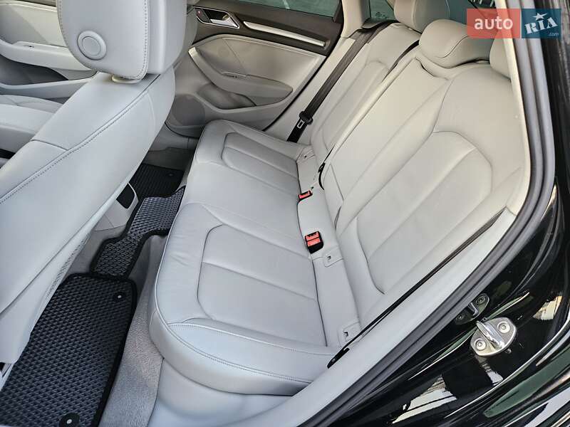 Седан Audi A3 2016 в Днепре