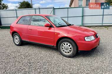 Хэтчбек Audi A3 1999 в 