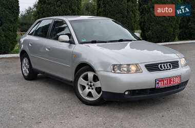 Хэтчбек Audi A3 2000 в 