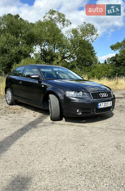 Хэтчбек Audi A3 2004 в 