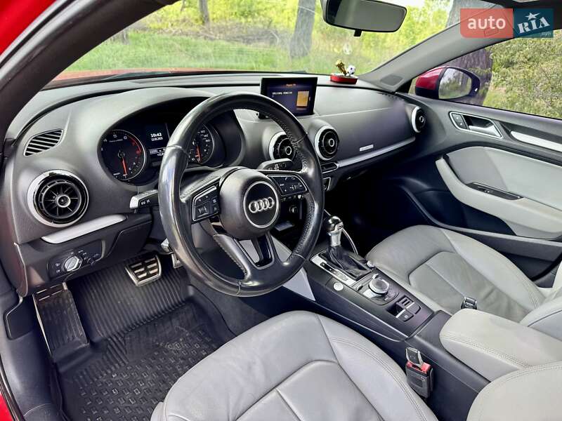 Седан Audi A3 2016 в Киеве