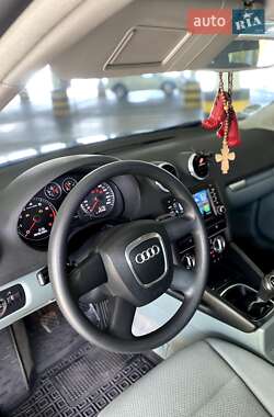 Хэтчбек Audi A3 2008 в 