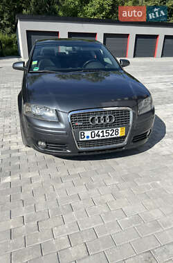 Хэтчбек Audi A3 2005 в 