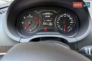 Хетчбек Audi A3 2015 в 