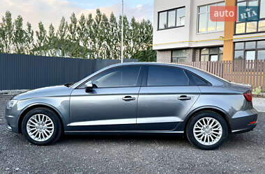 Седан Audi A3 2016 в 