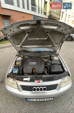 Хэтчбек Audi A3 2000 в 