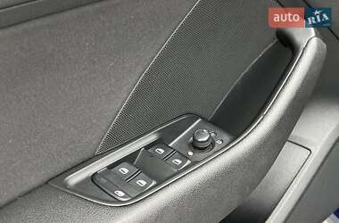 Хэтчбек Audi A3 2016 в 