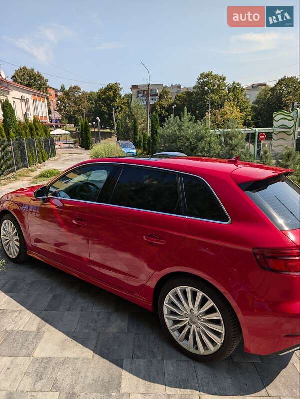 Хэтчбек Audi A3 2016 в Хмельницком