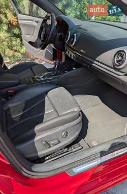 Хэтчбек Audi A3 2016 в 