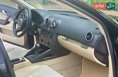Хэтчбек Audi A3 2006 в 