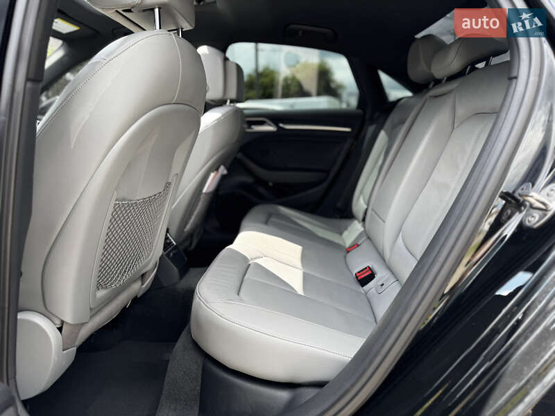 Седан Audi A3 2019 в Киеве