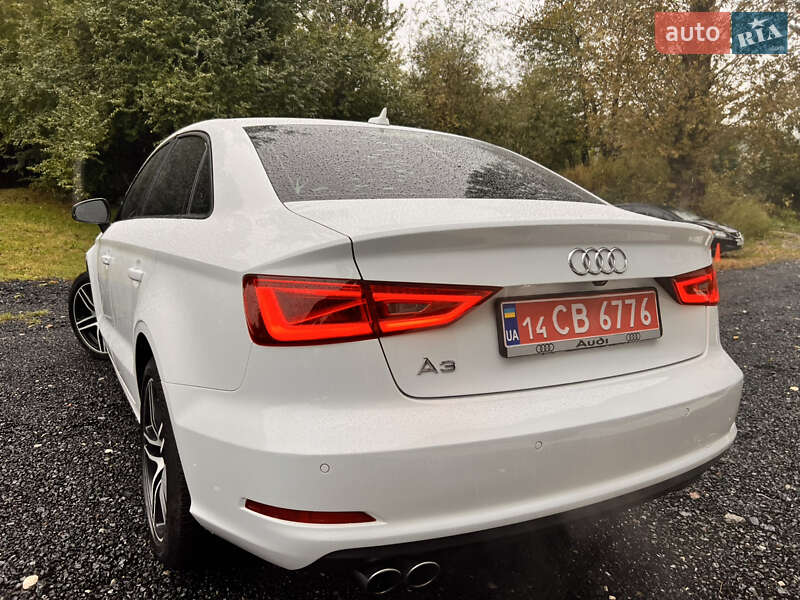 Седан Audi A3 2015 в Львове