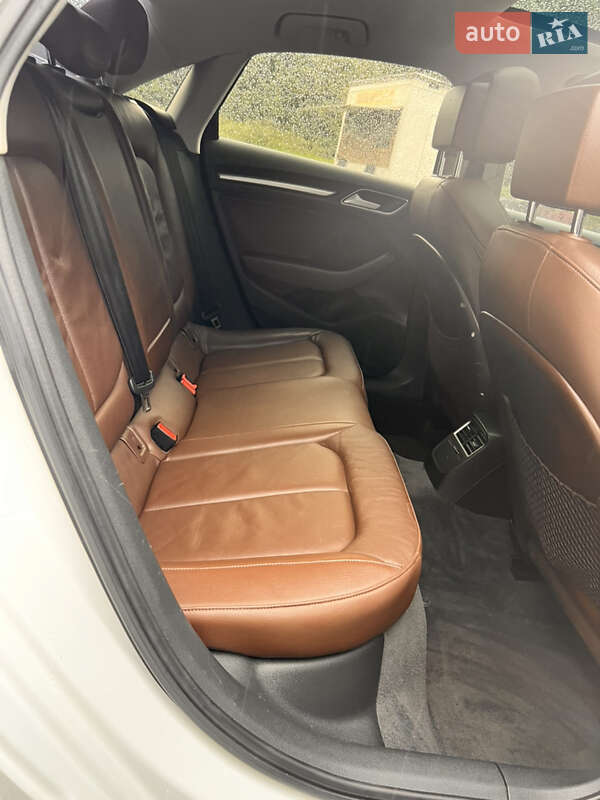Седан Audi A3 2015 в Львове