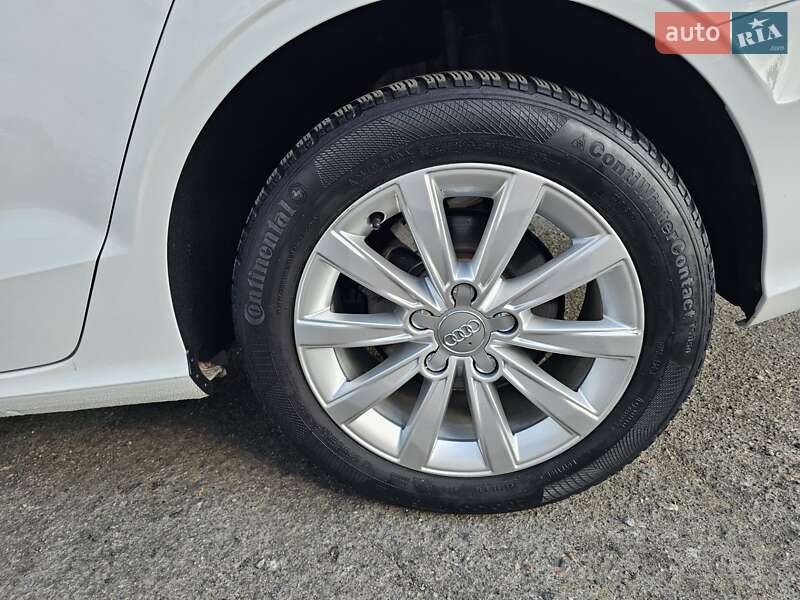 Седан Audi A3 2015 в Одессе