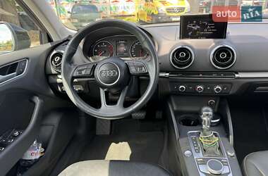Хэтчбек Audi A3 2015 в 