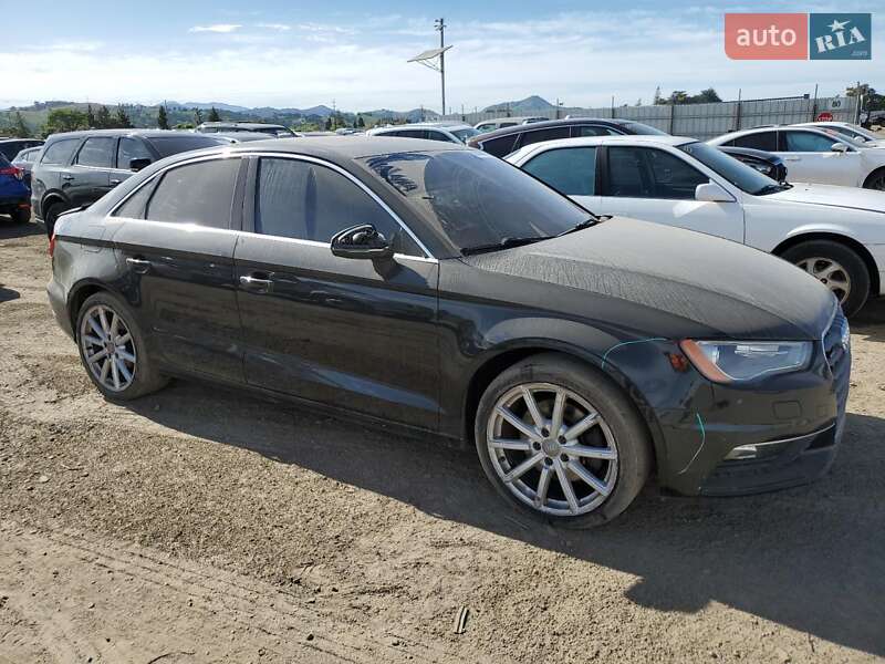 Седан Audi A3 2015 в Львове