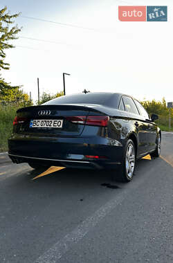Седан Audi A3 2016 в 