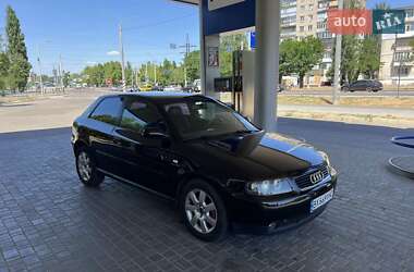 Хэтчбек Audi A3 2003 в 